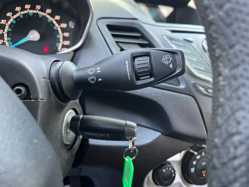 Ford Fiesta 1.6i Автомат 99000км!, снимка 17 - Автомобили и джипове - 51139670