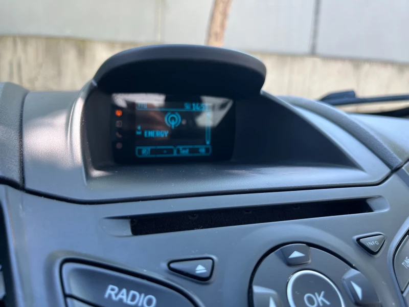 Ford Fiesta 1.6i Автомат 99000км!, снимка 13 - Автомобили и джипове - 51139670