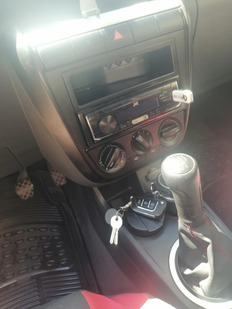 VW Fox, снимка 4 - Автомобили и джипове - 52539323