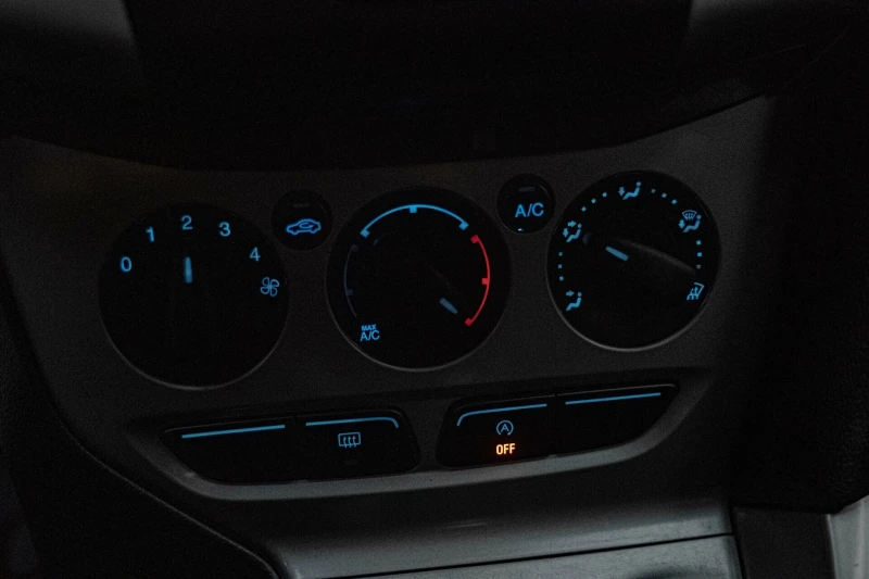 Ford Focus 1.6TDCI/Trend/Ford SD/Isofix/EBD/ASR/, снимка 10 - Автомобили и джипове - 52159994