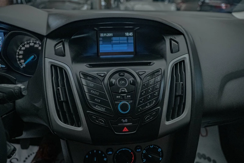 Ford Focus 1.6TDCI/Trend/Ford SD/Isofix/EBD/ASR/, снимка 9 - Автомобили и джипове - 52159994