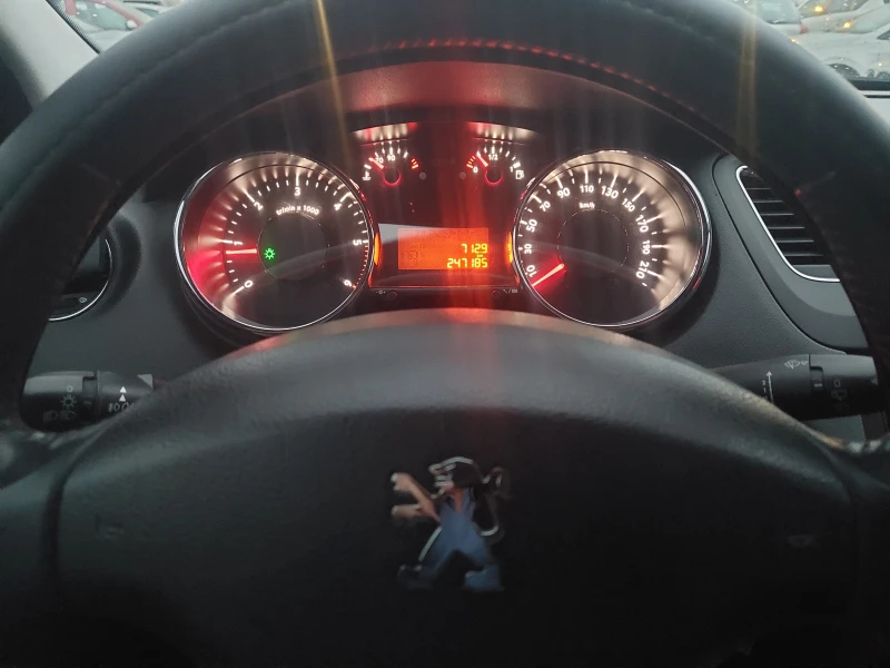 Peugeot 5008 HDI, снимка 15 - Автомобили и джипове - 52656834