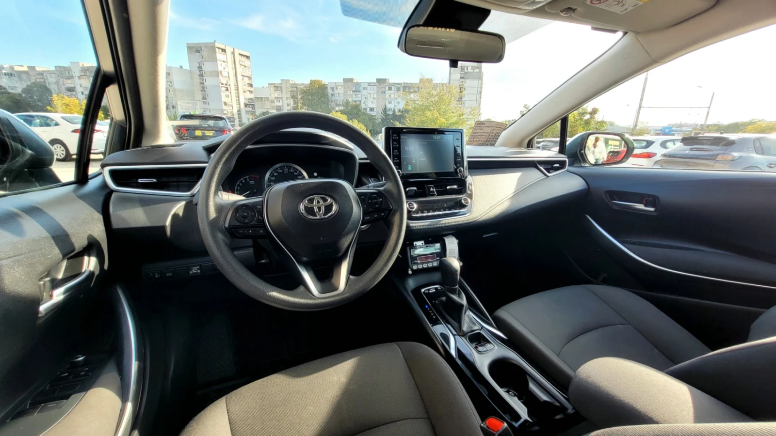 Toyota Corolla 1.8 Hybrid Business - изображение 4