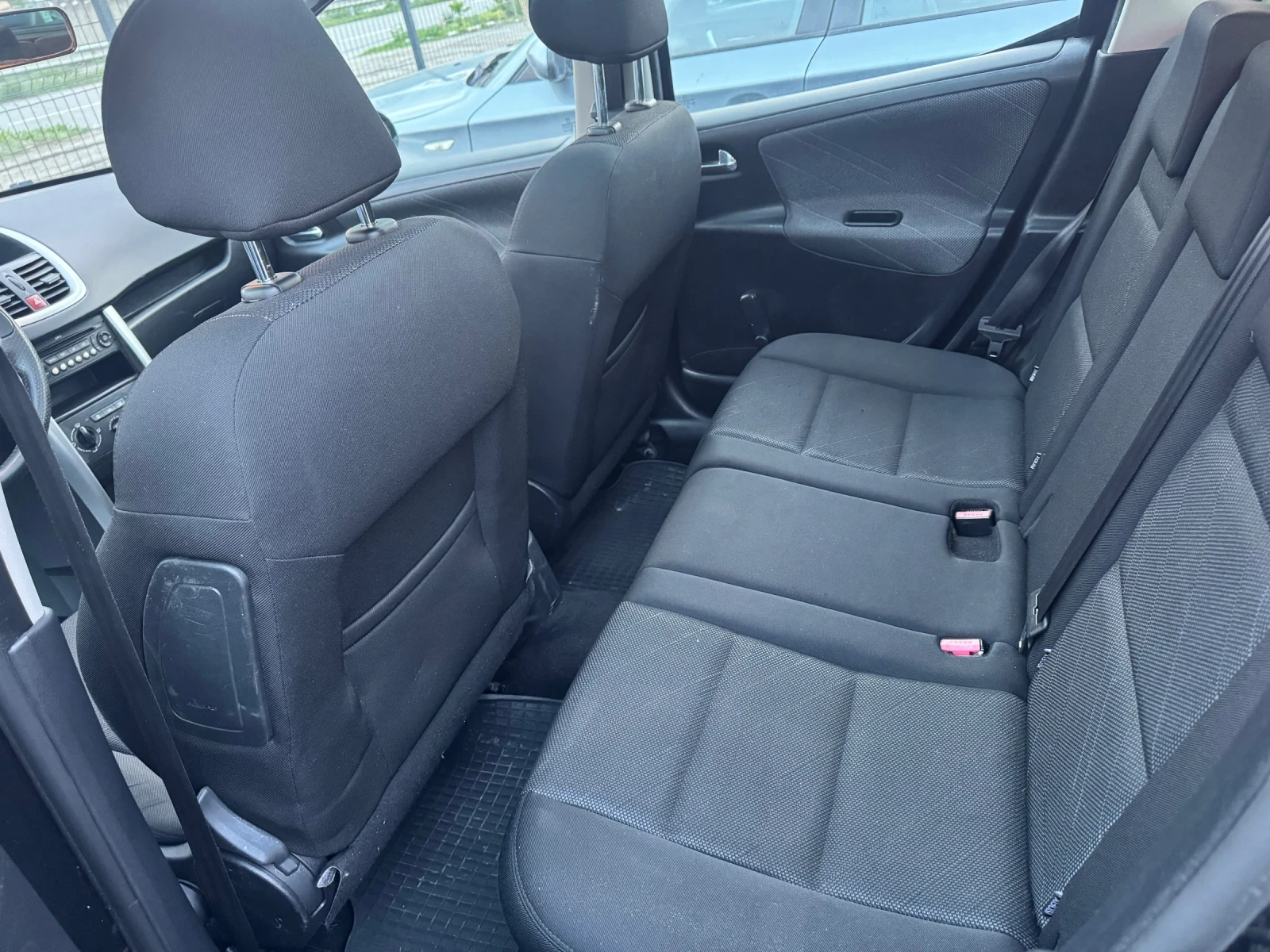 Peugeot 207 1.6HDI KLIMA PANORAMA - изображение 7