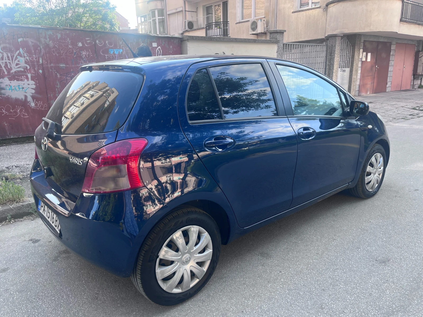 Toyota Yaris 1.3 - изображение 5