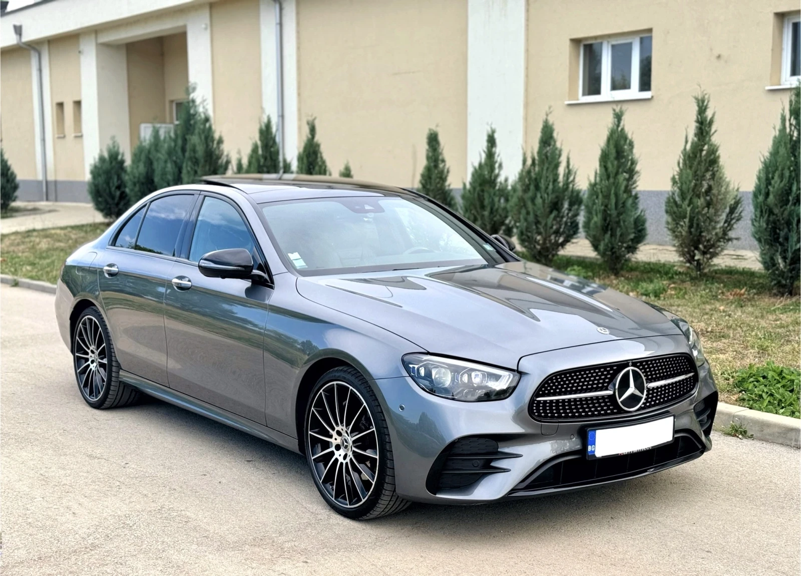 Mercedes-Benz E 220 AMG Night pack* Multibeam/Burmester/Pano| 360view| | Mobile.bg   1