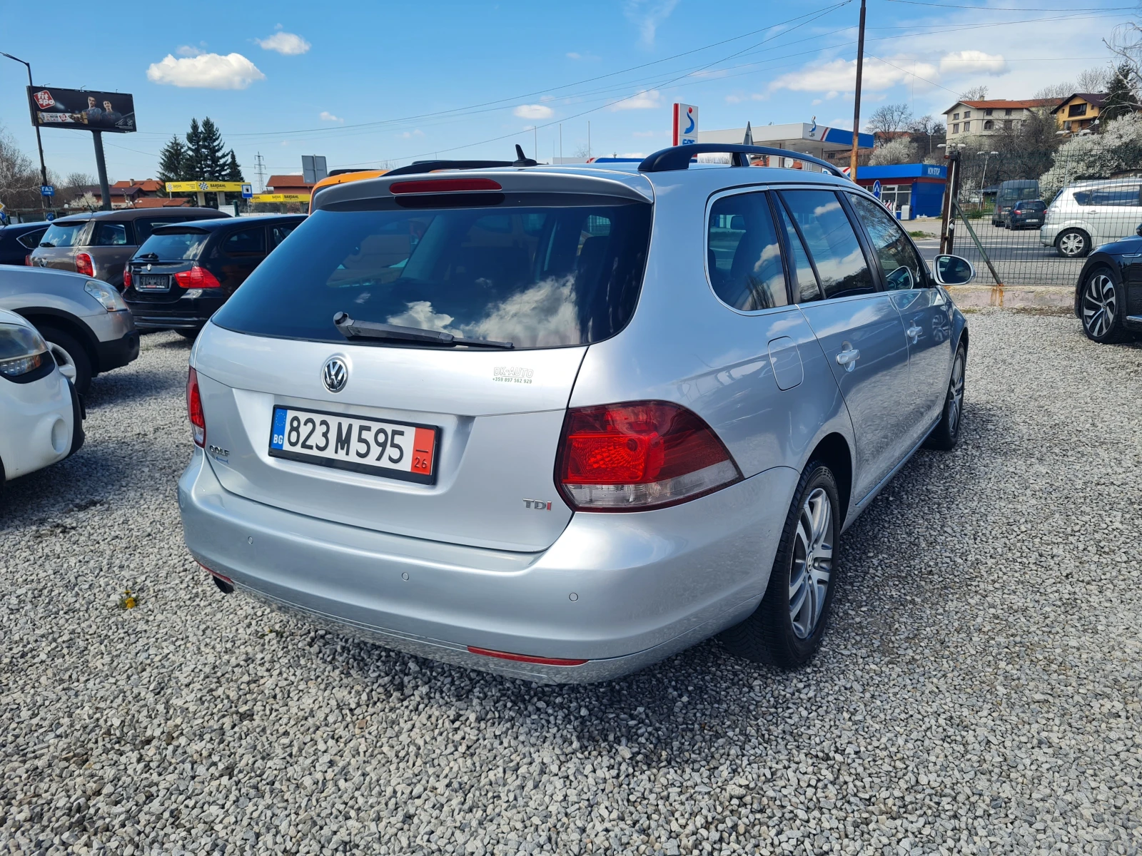 VW Golf 1.6TDI!!ОБСЛУЖЕНА!!, снимка 5 - Автомобили и джипове - 52415353