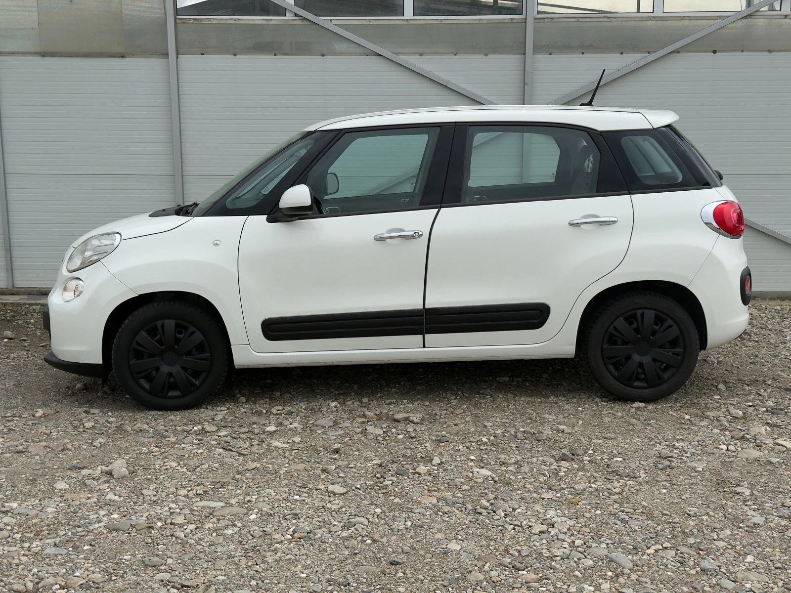 Fiat 500L 1.6 Multijet Навигация/Камера/Темпомат/Лизинг, снимка 7 - Автомобили и джипове - 53214147