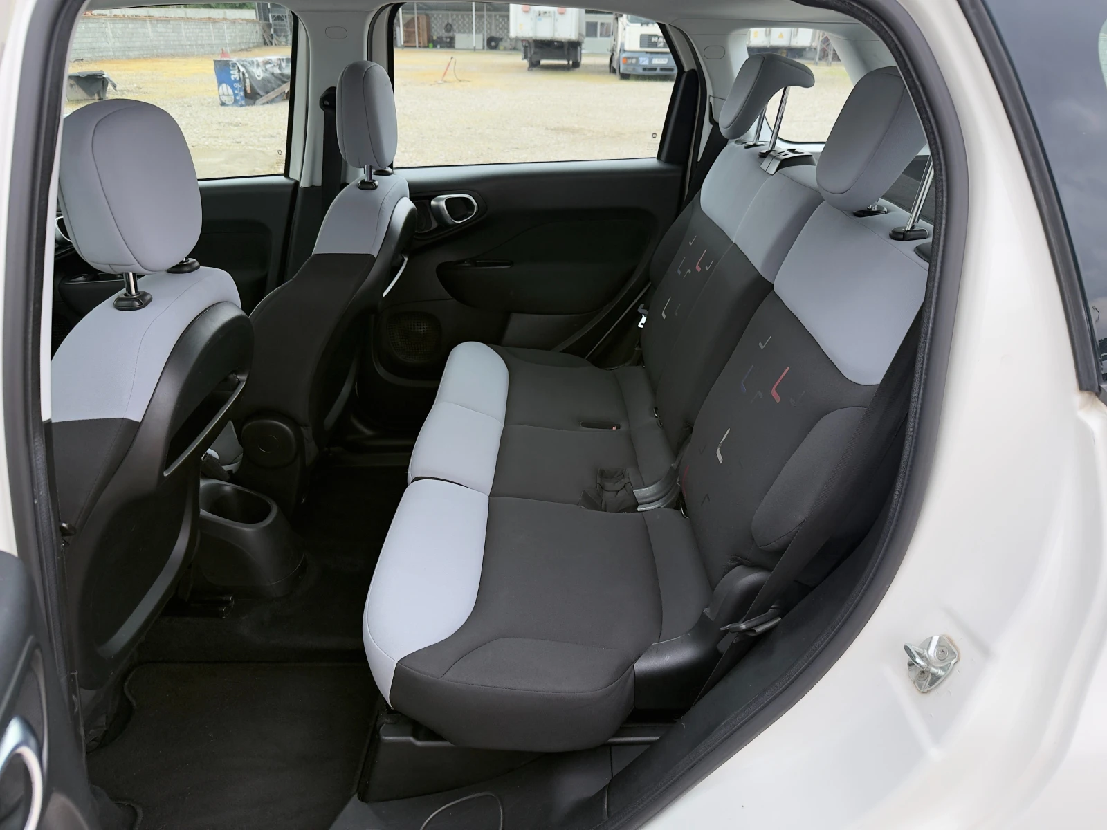 Fiat 500L 1.6 Multijet Навигация/Камера/Темпомат/Лизинг, снимка 10 - Автомобили и джипове - 53214147