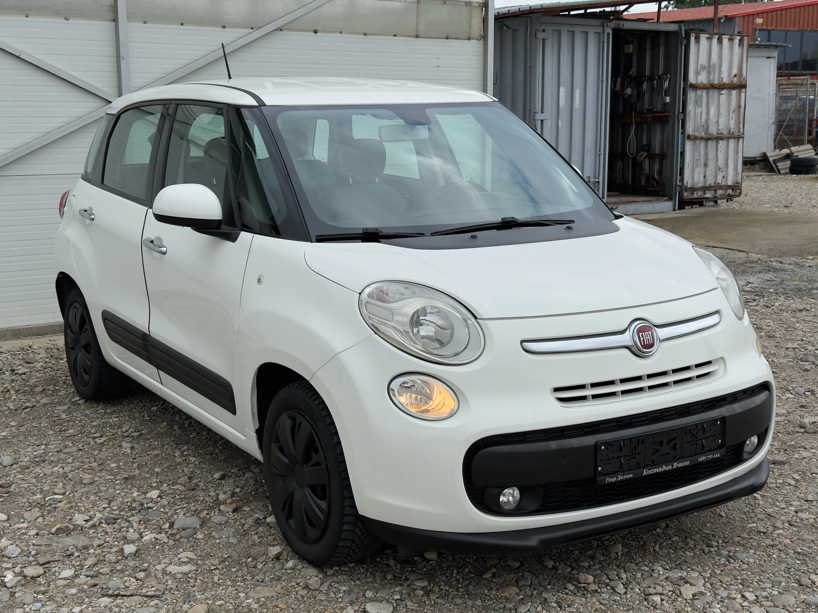 Fiat 500L 1.6 Multijet Навигация/Камера/Темпомат/Лизинг, снимка 2 - Автомобили и джипове - 53214147