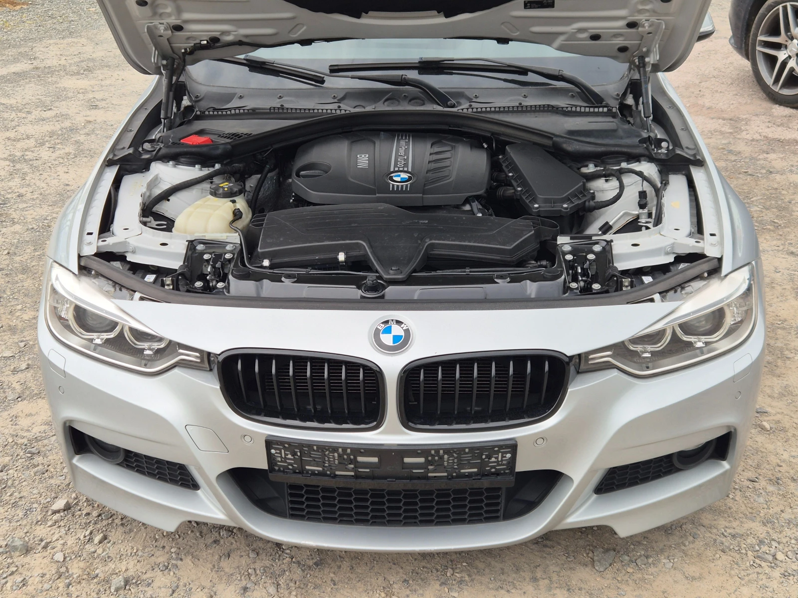 BMW 320 d XDrive M-Pack, снимка 16 - Автомобили и джипове - 54461245