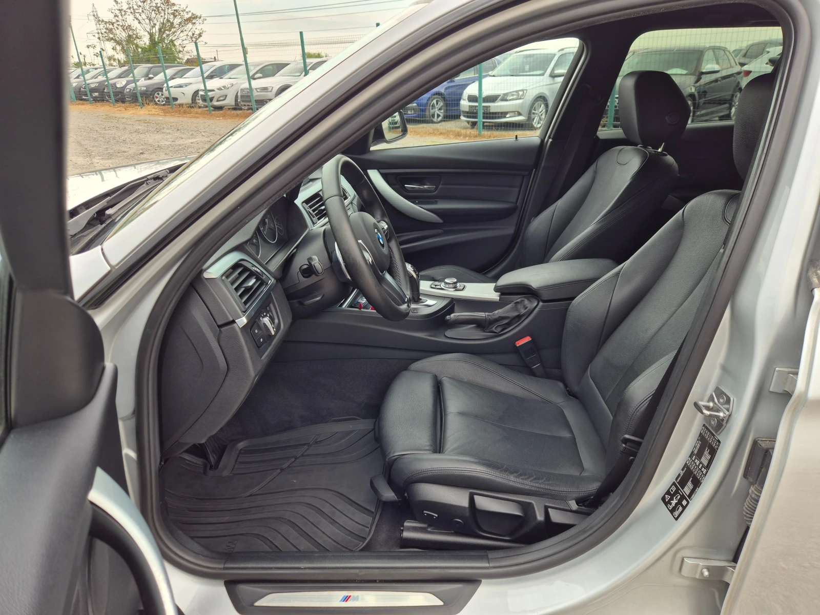 BMW 320 d XDrive M-Pack, снимка 14 - Автомобили и джипове - 54461245