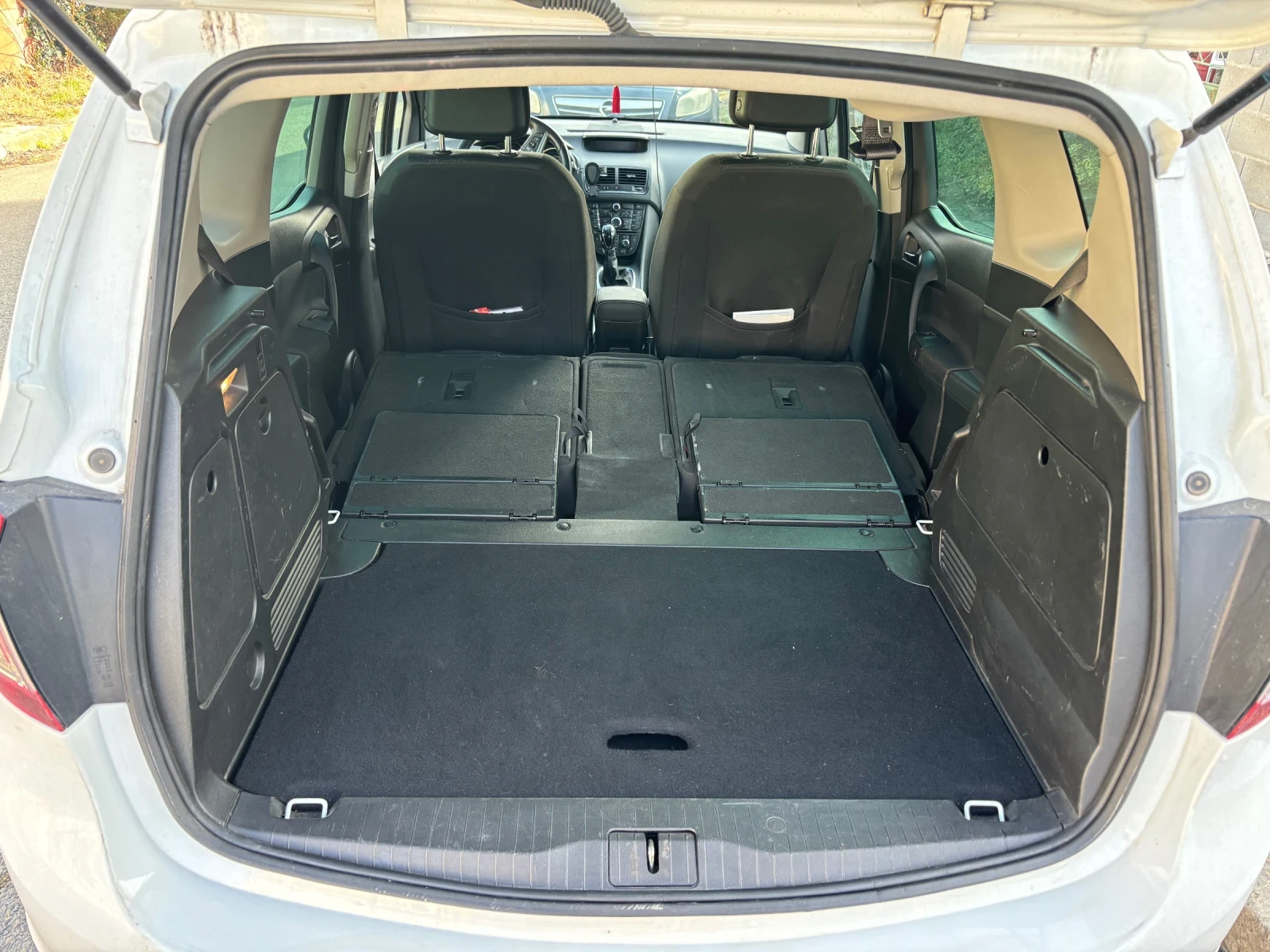 Opel Meriva 1.4 т 140 конски сили, снимка 9 - Автомобили и джипове - 54556176