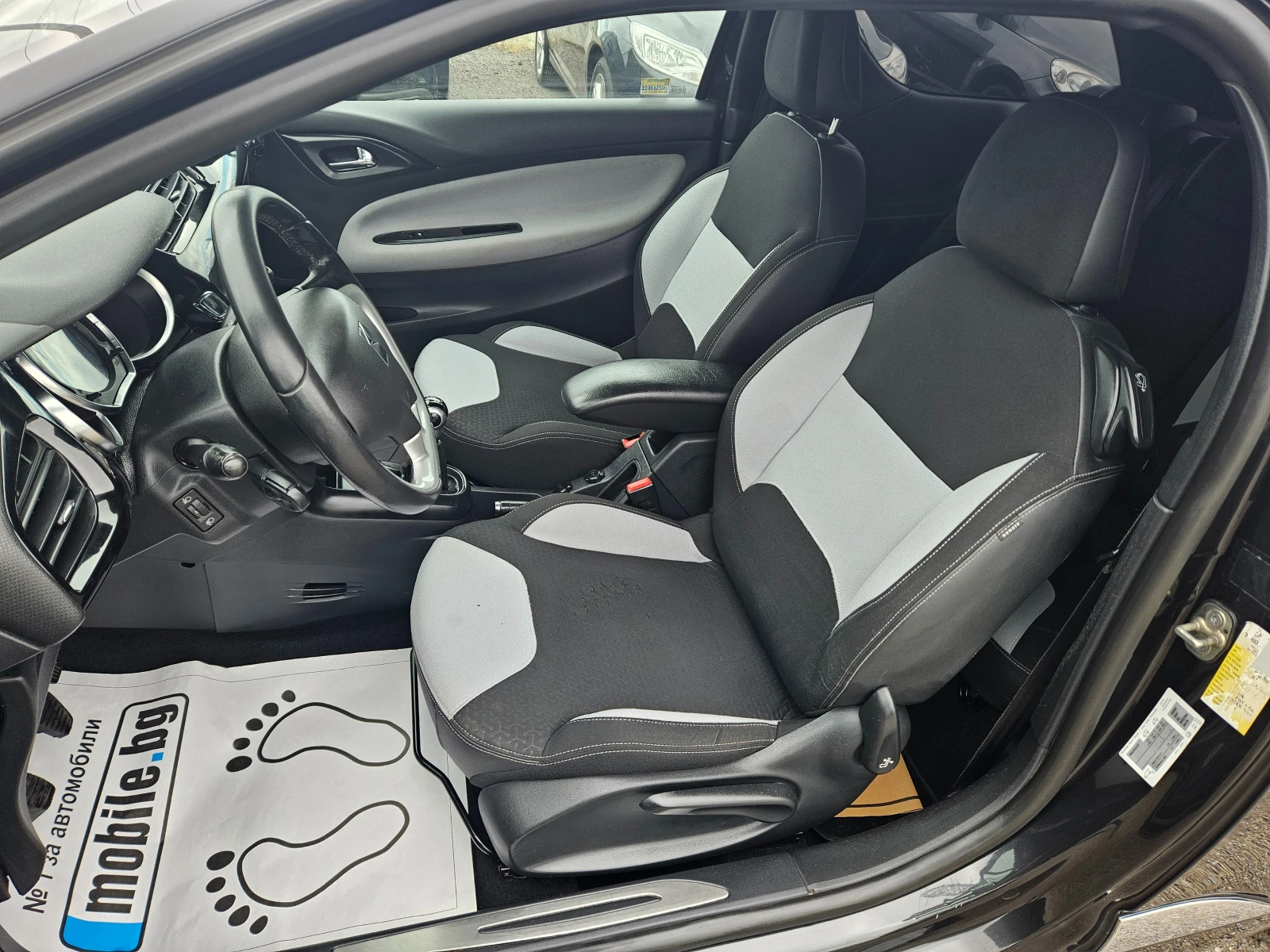 Citroen DS3 1.4HDI ПЕРФЕКТЕН, снимка 13 - Автомобили и джипове - 54595513