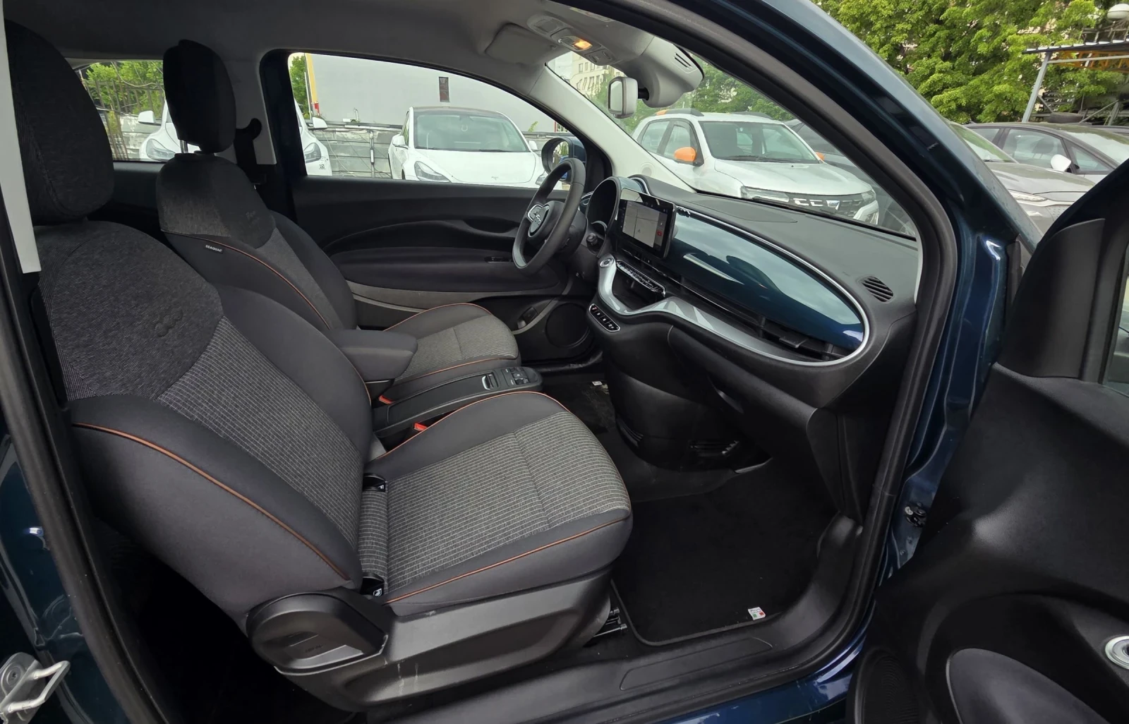 Fiat 500e 42KWh/3 Врати, снимка 8 - Автомобили и джипове - 54610958