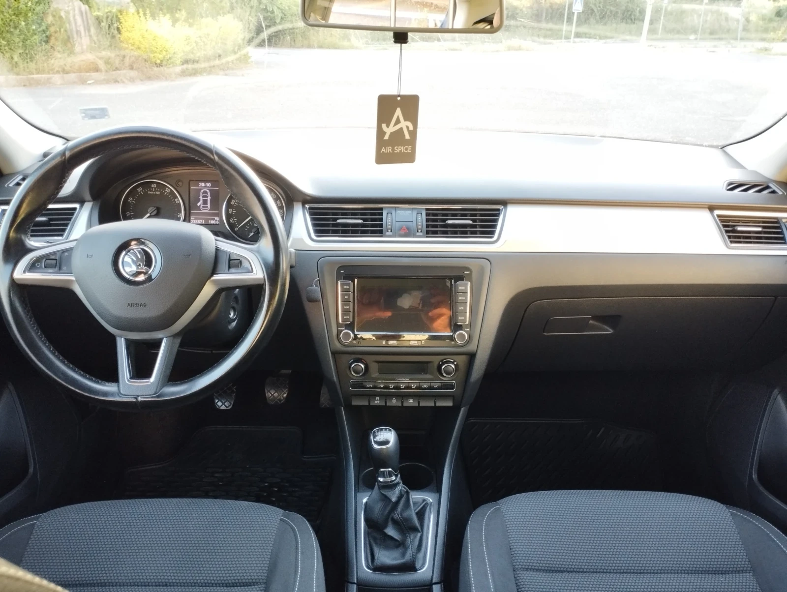 Skoda Rapid Закупен от Еуратек, 1.2 MPI + BRC газ, 5M, снимка 11 - Автомобили и джипове - 55003307
