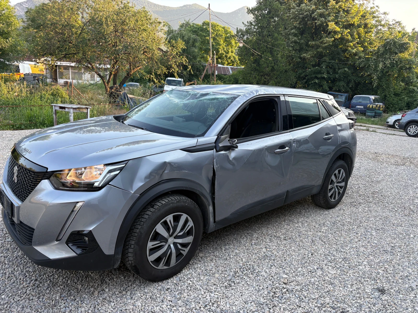 Peugeot 2008 1.2Turbo 71000 km, снимка 5 - Автомобили и джипове - 55080662
