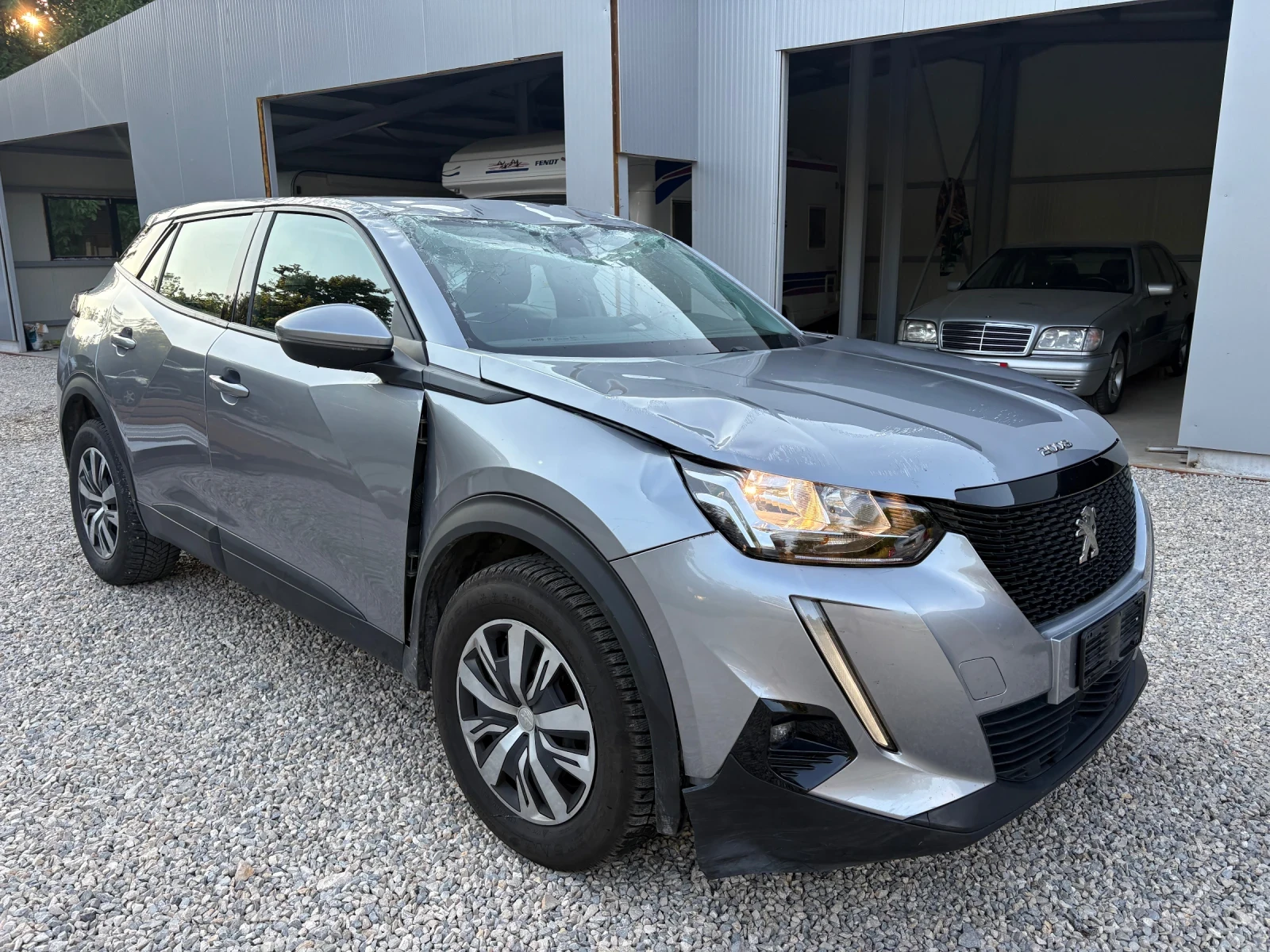 Peugeot 2008 1.2Turbo 71000 km, снимка 2 - Автомобили и джипове - 55080662