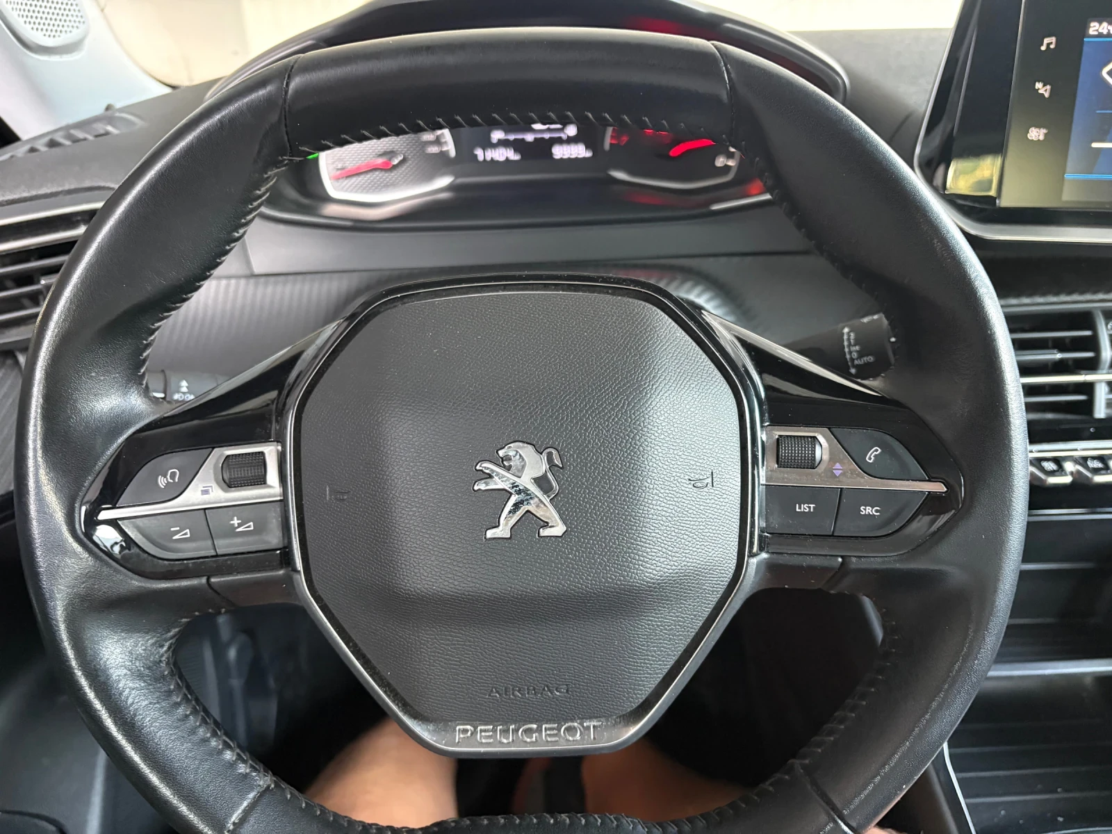 Peugeot 2008 1.2Turbo 71000 km, снимка 15 - Автомобили и джипове - 55080662