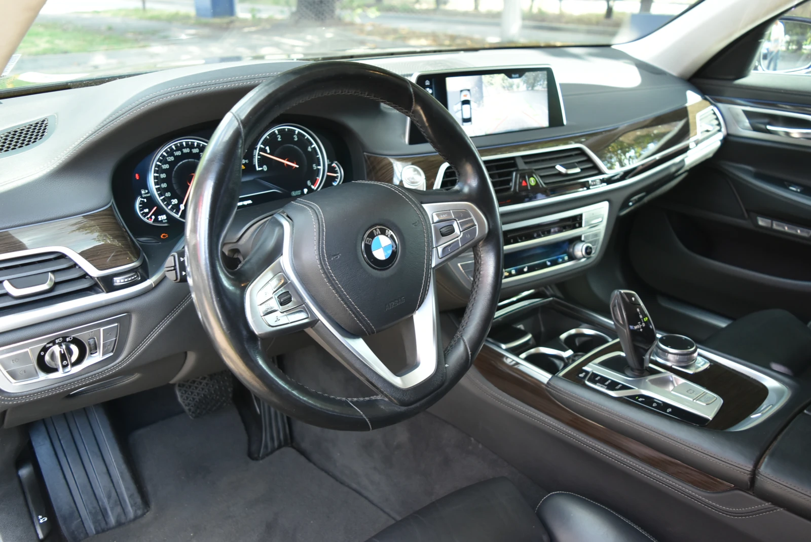 BMW 740 d xDrive* SoftCl* 360* DisplayKey* , снимка 15 - Автомобили и джипове - 55406457