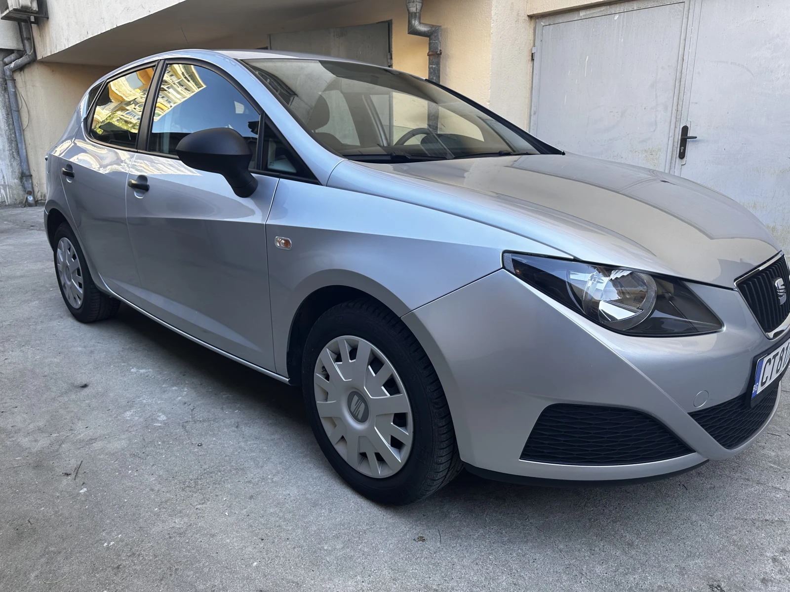 Seat Ibiza IV, снимка 6 - Автомобили и джипове - 55992959