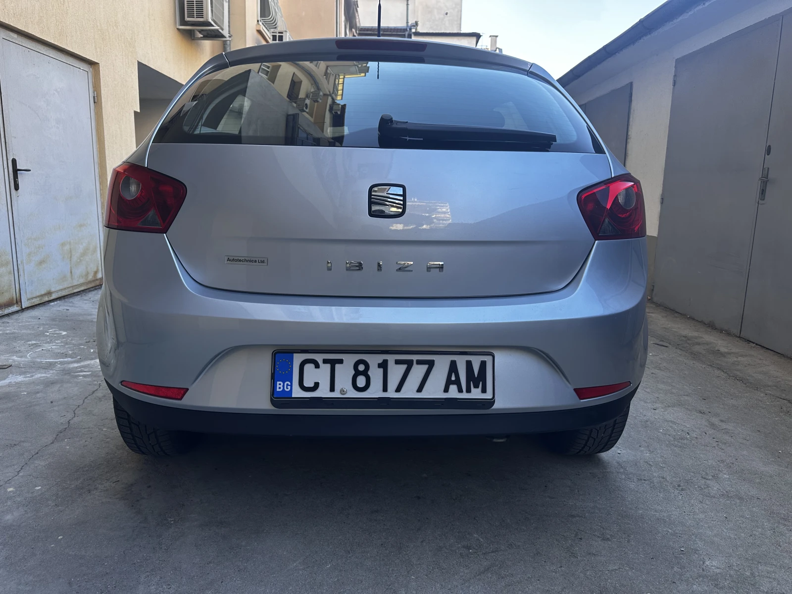 Seat Ibiza IV, снимка 4 - Автомобили и джипове - 55992959