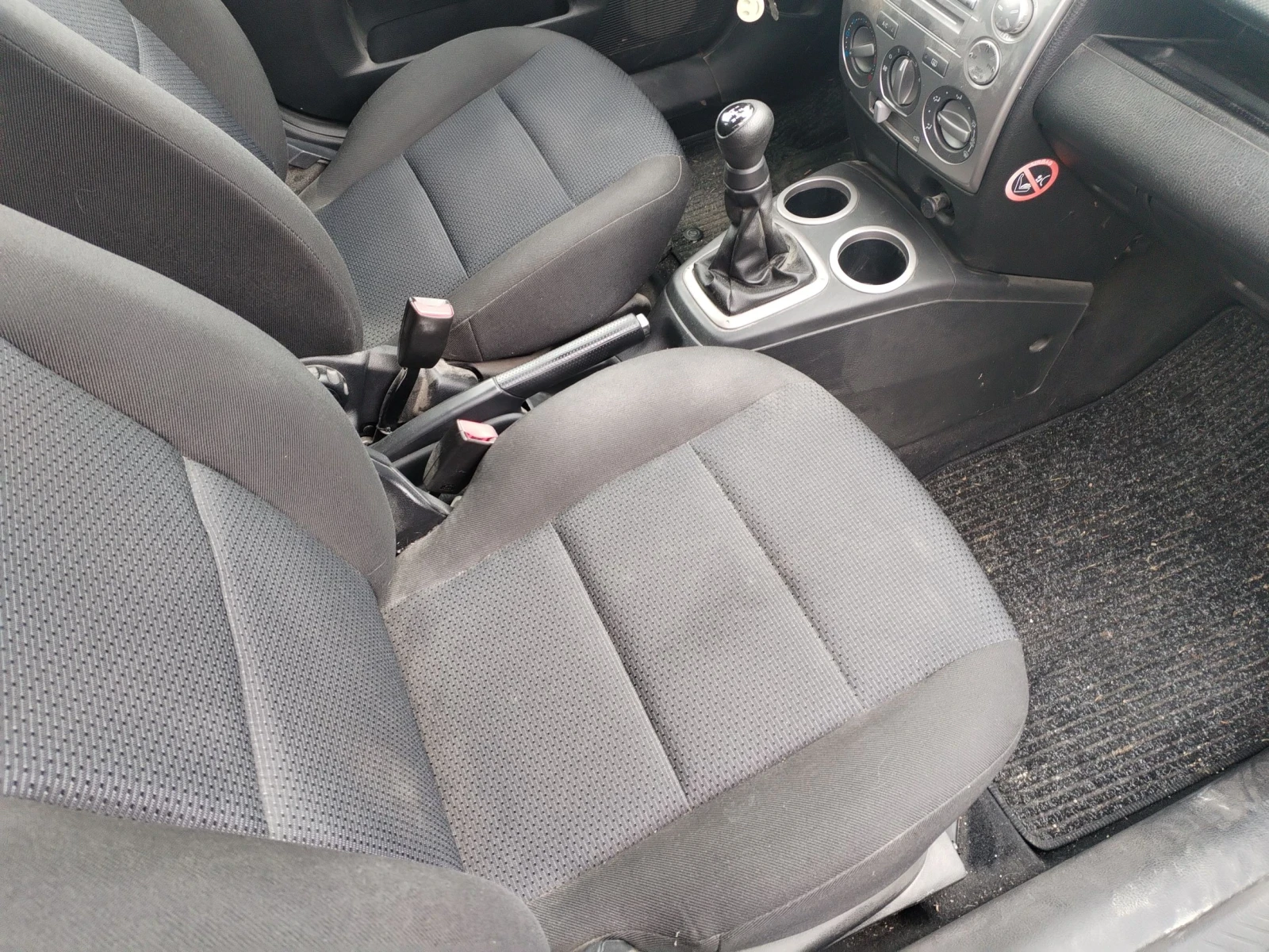 Mazda 2 1.2 Бензин на 60000 километра, снимка 11 - Автомобили и джипове - 56014262