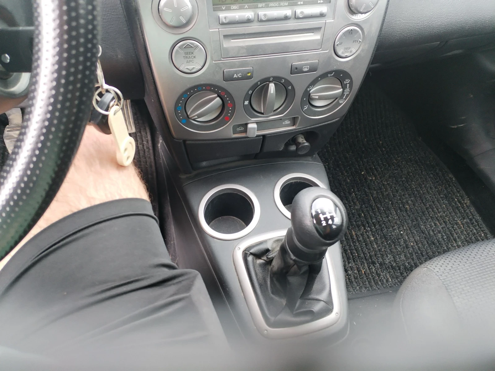 Mazda 2 1.2 Бензин на 60000 километра, снимка 15 - Автомобили и джипове - 56014262