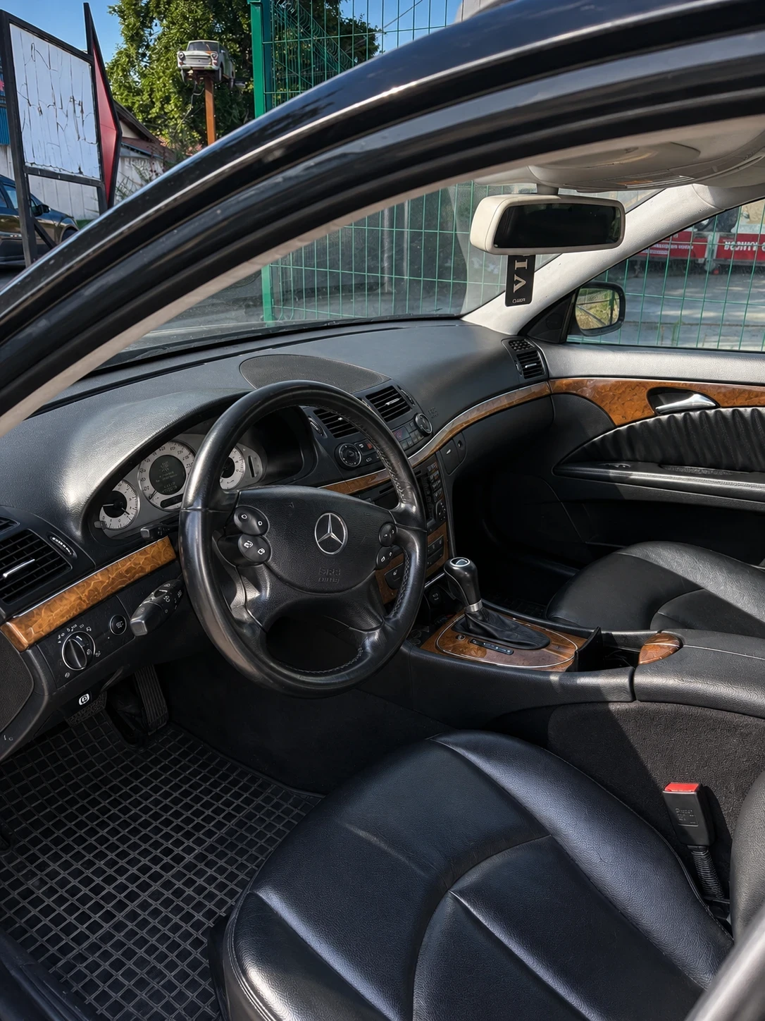 Mercedes-Benz E 350, снимка 2 - Автомобили и джипове - 56237066