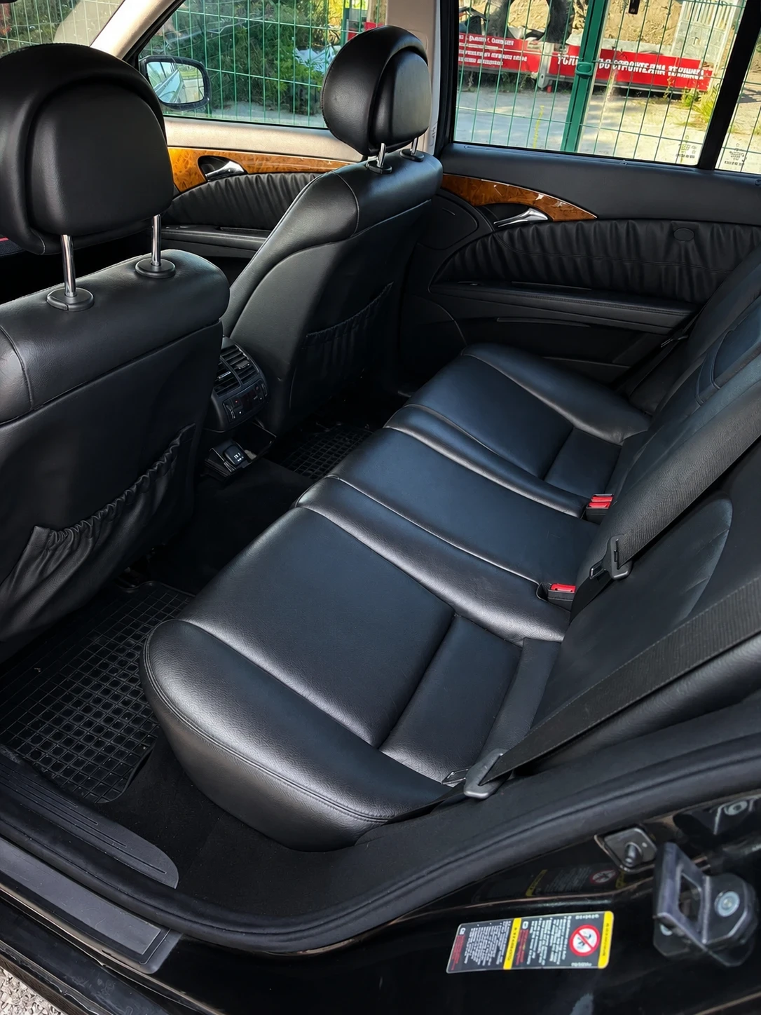 Mercedes-Benz E 350, снимка 3 - Автомобили и джипове - 56237066