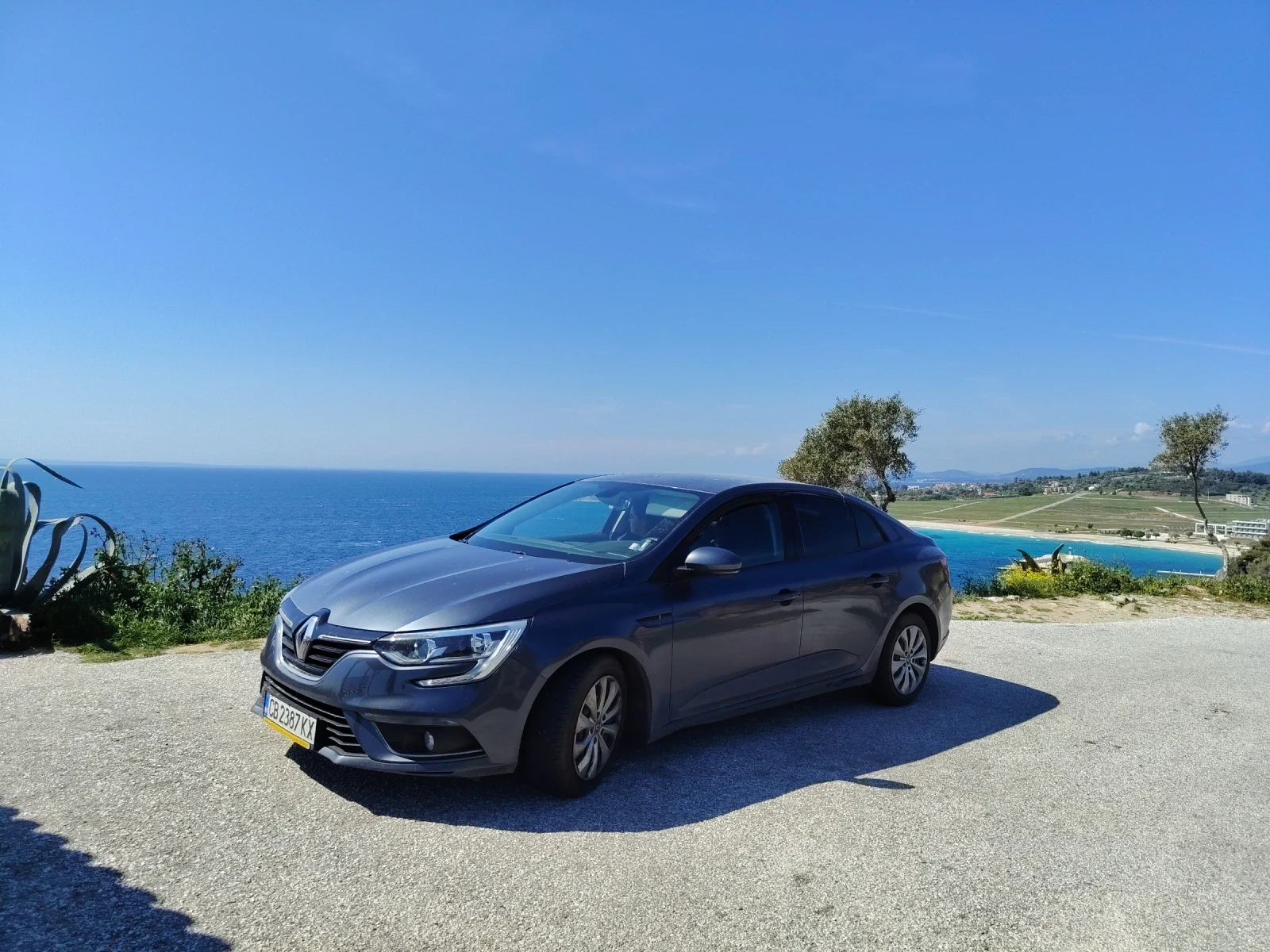 Renault Megane 1.5 DCI , снимка 4 - Автомобили и джипове - 56250650