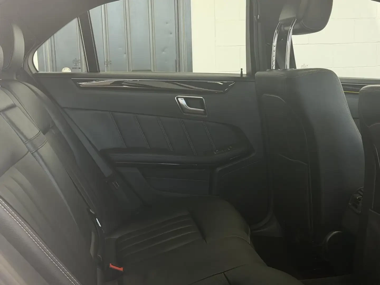 Mercedes-Benz E 400 AMG PKG/HARMAN KARDON/ОБДУХВАНЕ/LED/360/, снимка 14 - Автомобили и джипове - 56255964