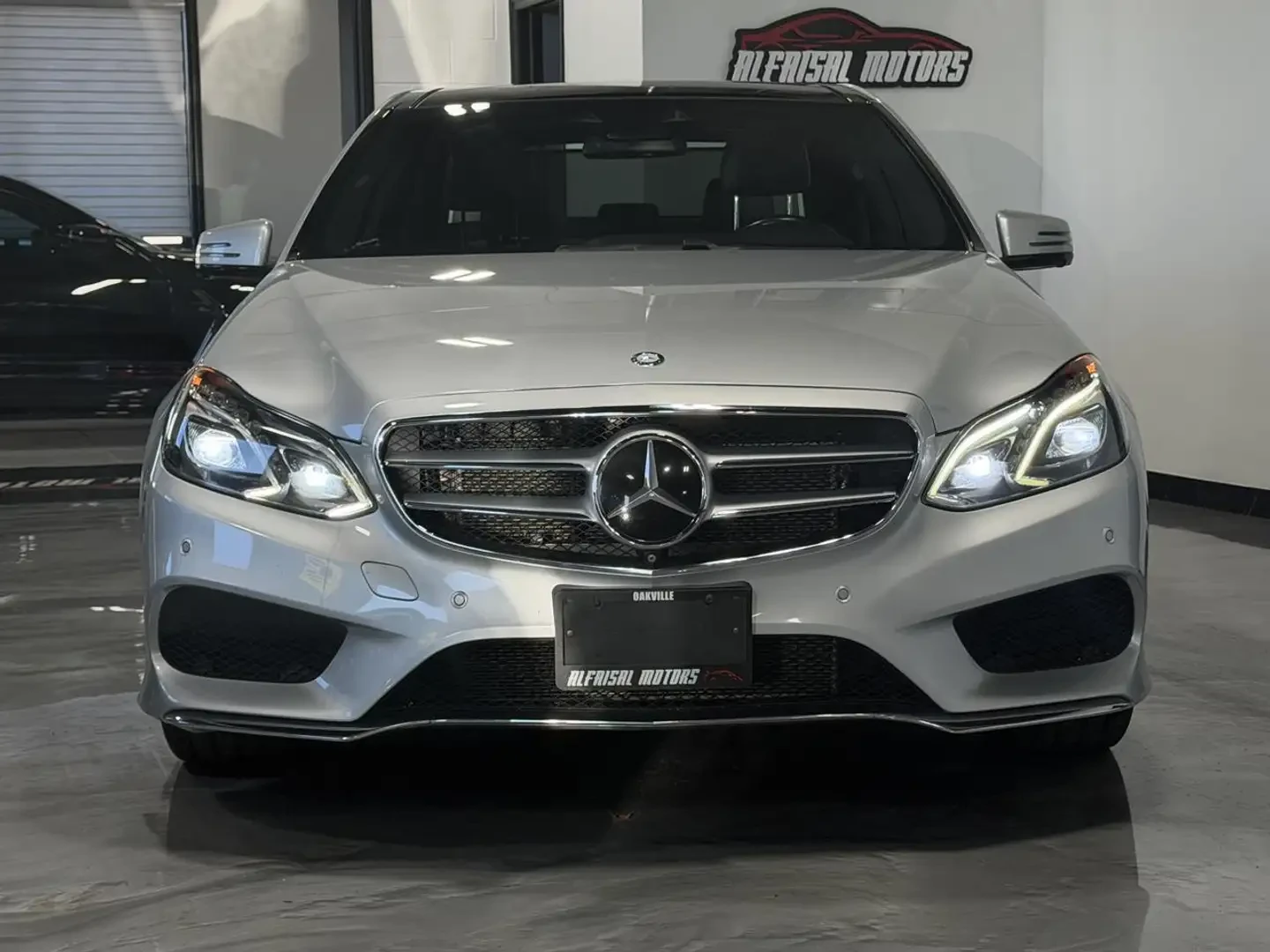 Mercedes-Benz E 400 AMG PKG/HARMAN KARDON/ОБДУХВАНЕ/LED/360/, снимка 2 - Автомобили и джипове - 56255964