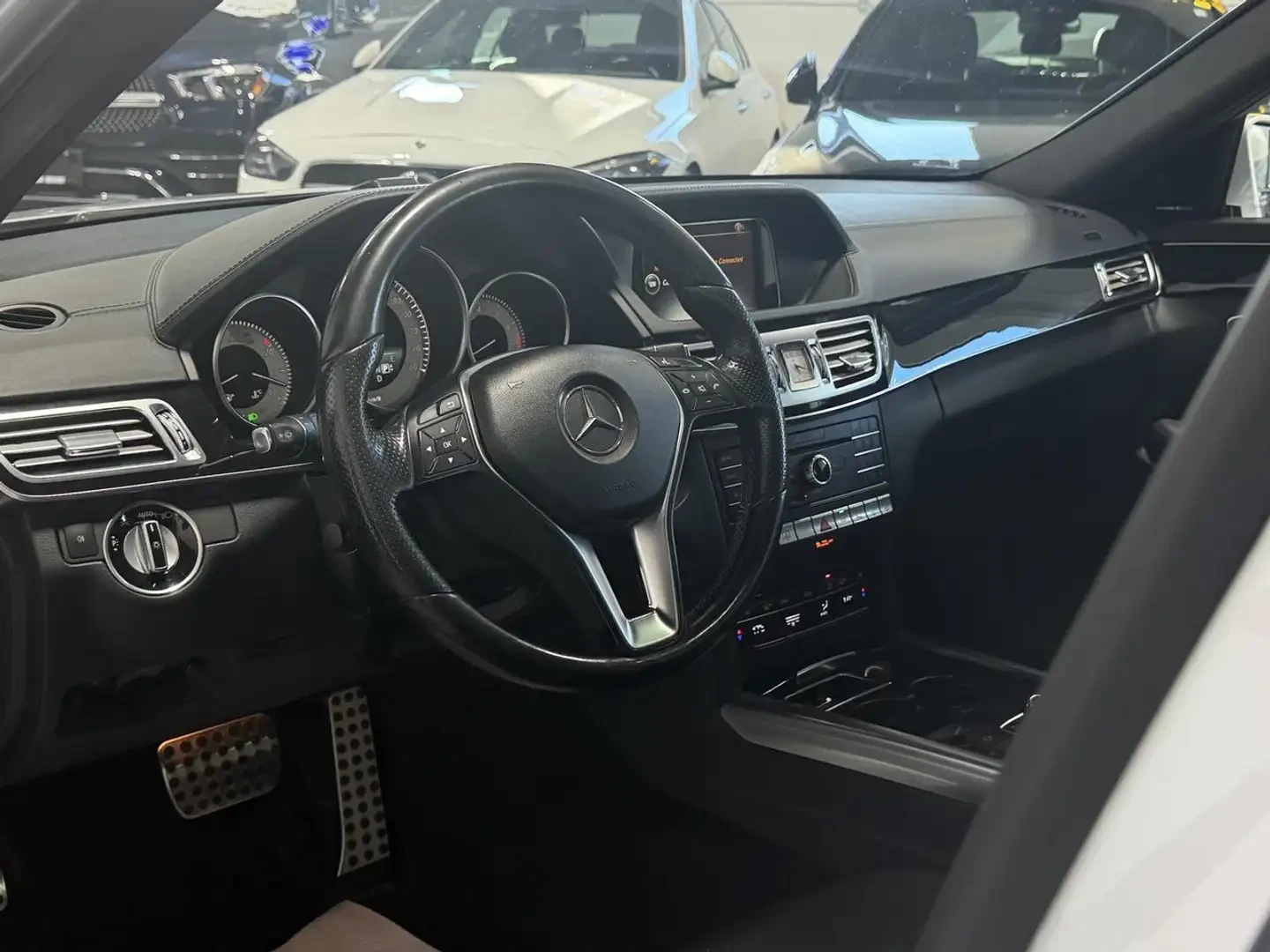Mercedes-Benz E 400 AMG PKG/HARMAN KARDON/ОБДУХВАНЕ/LED/360/, снимка 7 - Автомобили и джипове - 56255964