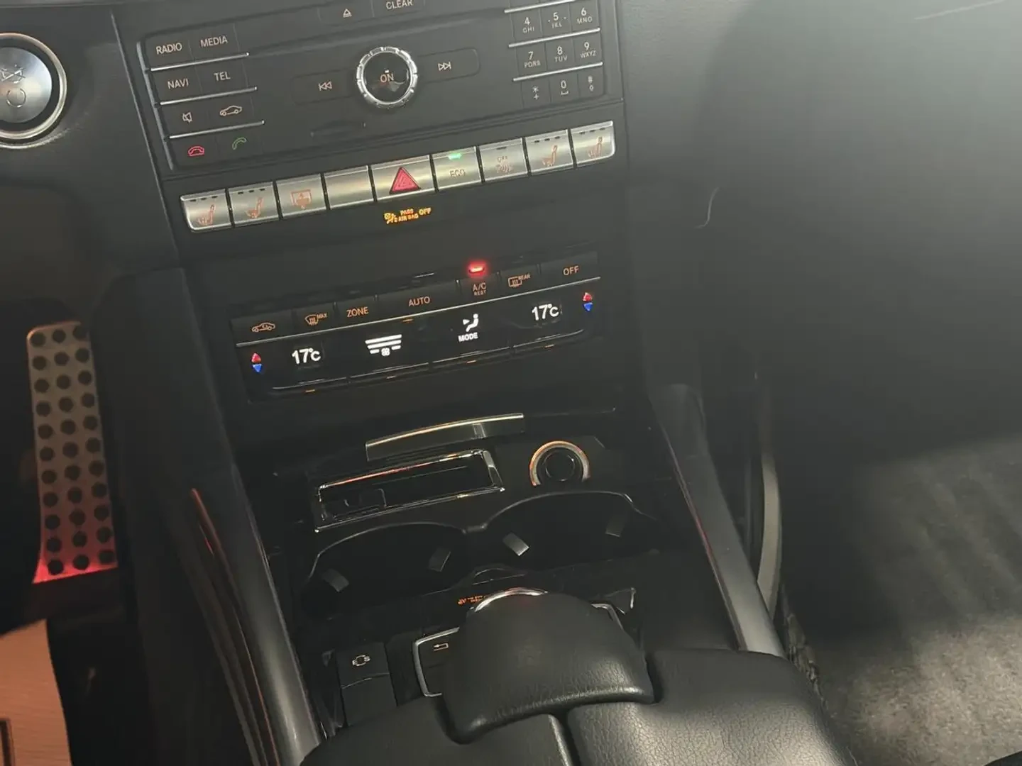 Mercedes-Benz E 400 AMG PKG/HARMAN KARDON/ОБДУХВАНЕ/LED/360/, снимка 12 - Автомобили и джипове - 56255964