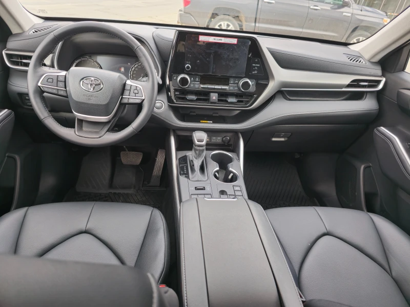 Toyota Highlander AWD - НОВА: 3200км, снимка 7 - Автомобили и джипове - 51246827