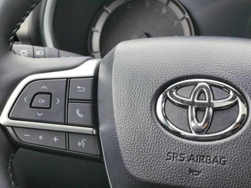 Toyota Highlander AWD - НОВА: 3200км, снимка 10 - Автомобили и джипове - 51246827