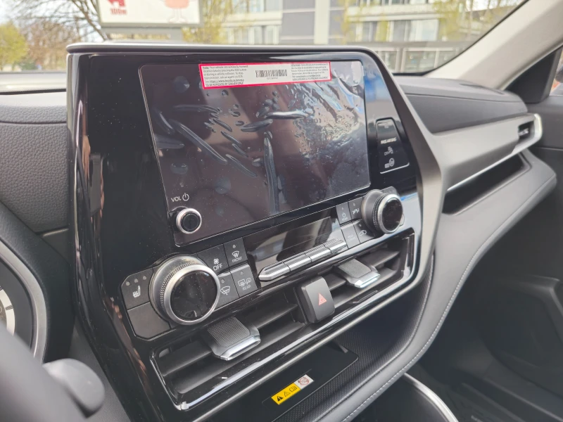 Toyota Highlander AWD - НОВА: 3200км, снимка 12 - Автомобили и джипове - 51246827