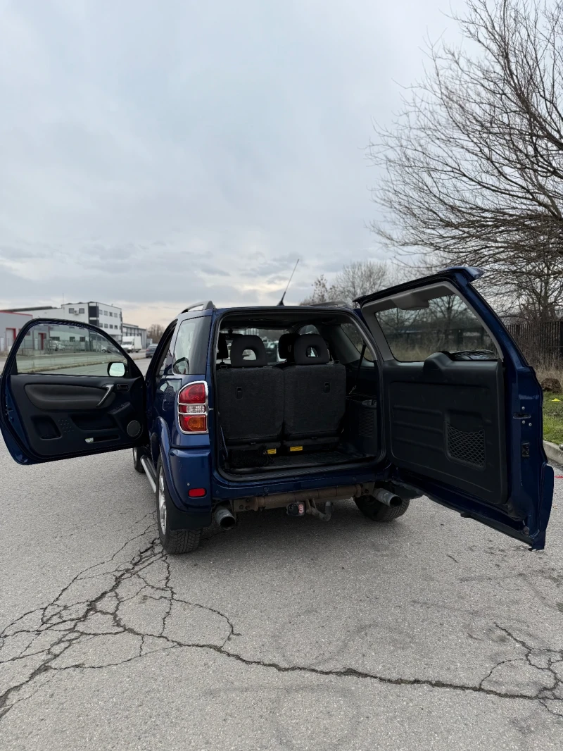 Toyota Rav4, снимка 8 - Автомобили и джипове - 53401243