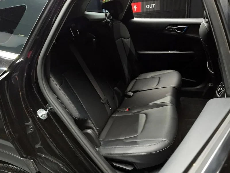 Kia Sportage 2.0 CRDi 4WD, снимка 12 - Автомобили и джипове - 54276448