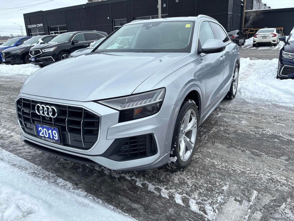 Audi Q8 * Technik * CARFAX * ДИСТРОНИК * 360 * ОБДУХВАНЕ, снимка 1