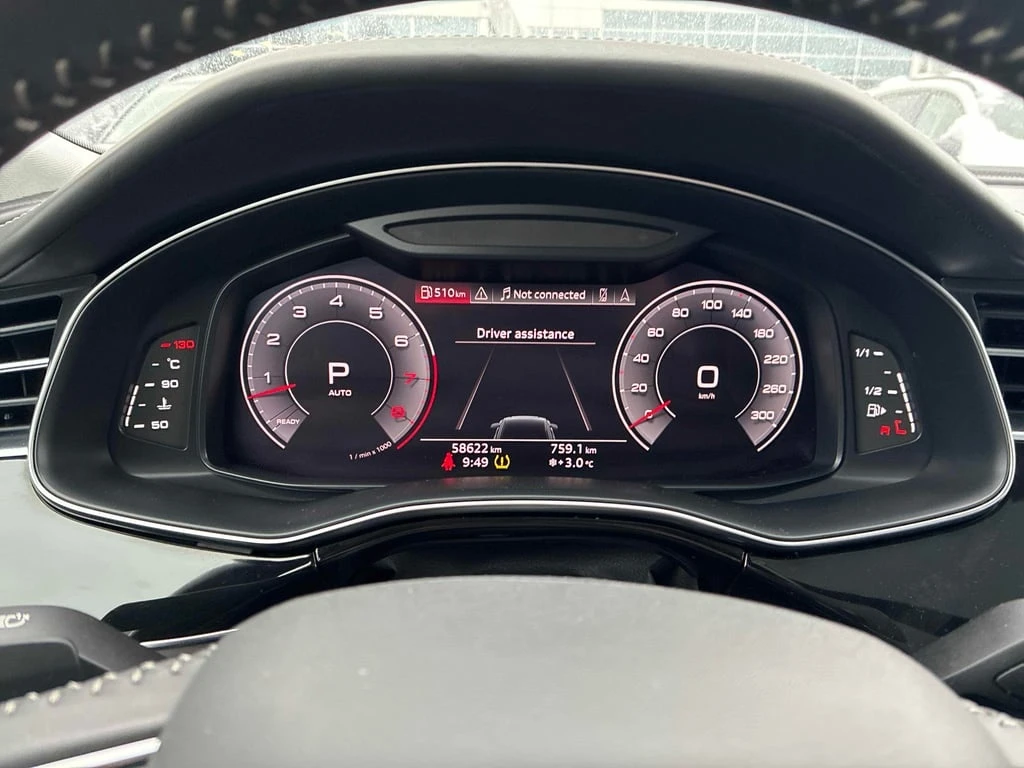 Audi Q8 * Technik * CARFAX * ДИСТРОНИК * 360 * ОБДУХВАНЕ - изображение 8