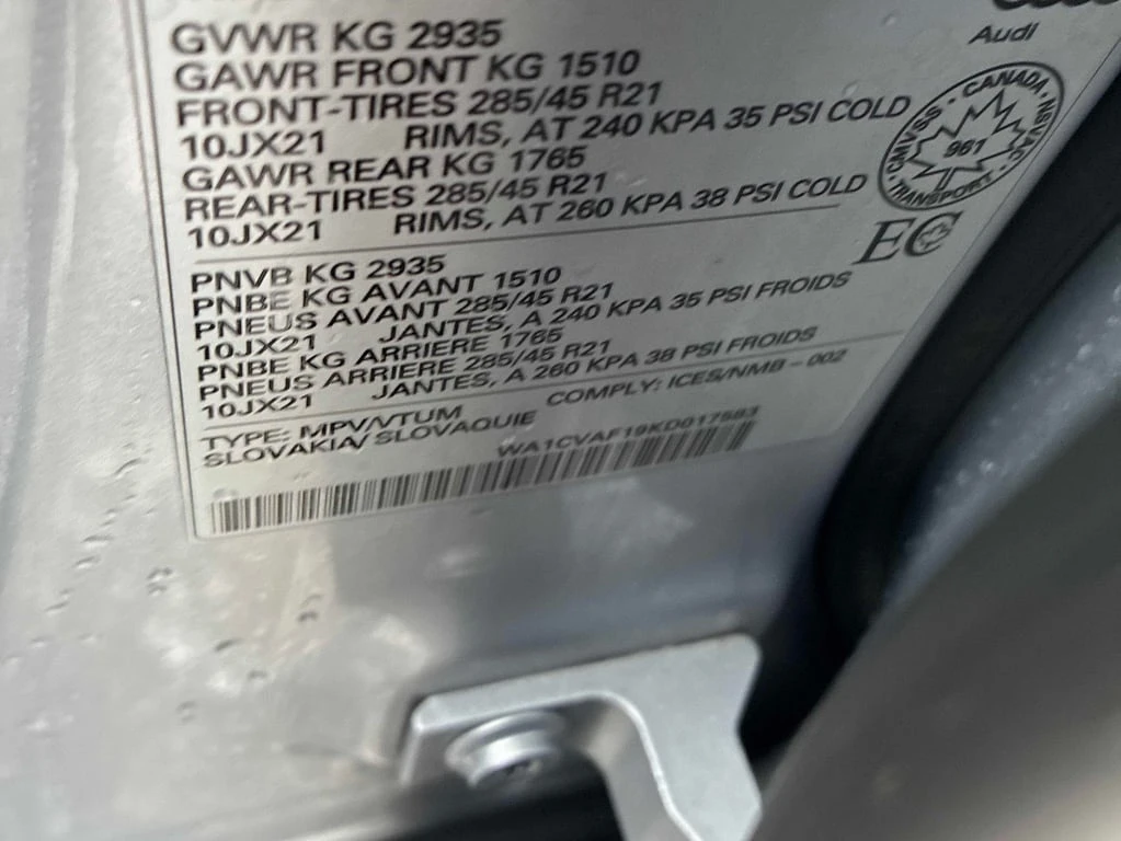 Audi Q8 * Technik * CARFAX * ДИСТРОНИК * 360 * ОБДУХВАНЕ - изображение 10