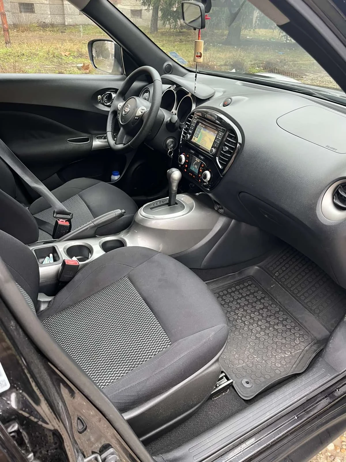 Nissan Juke, снимка 9 - Автомобили и джипове - 54033020