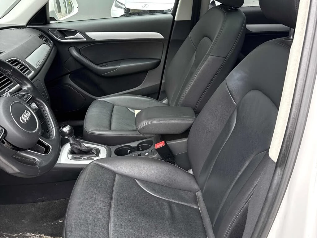 Audi Q3 2.0 TFSI quattro* АвтоКредит* (Цена до БГ) , снимка 5 - Автомобили и джипове - 54524760