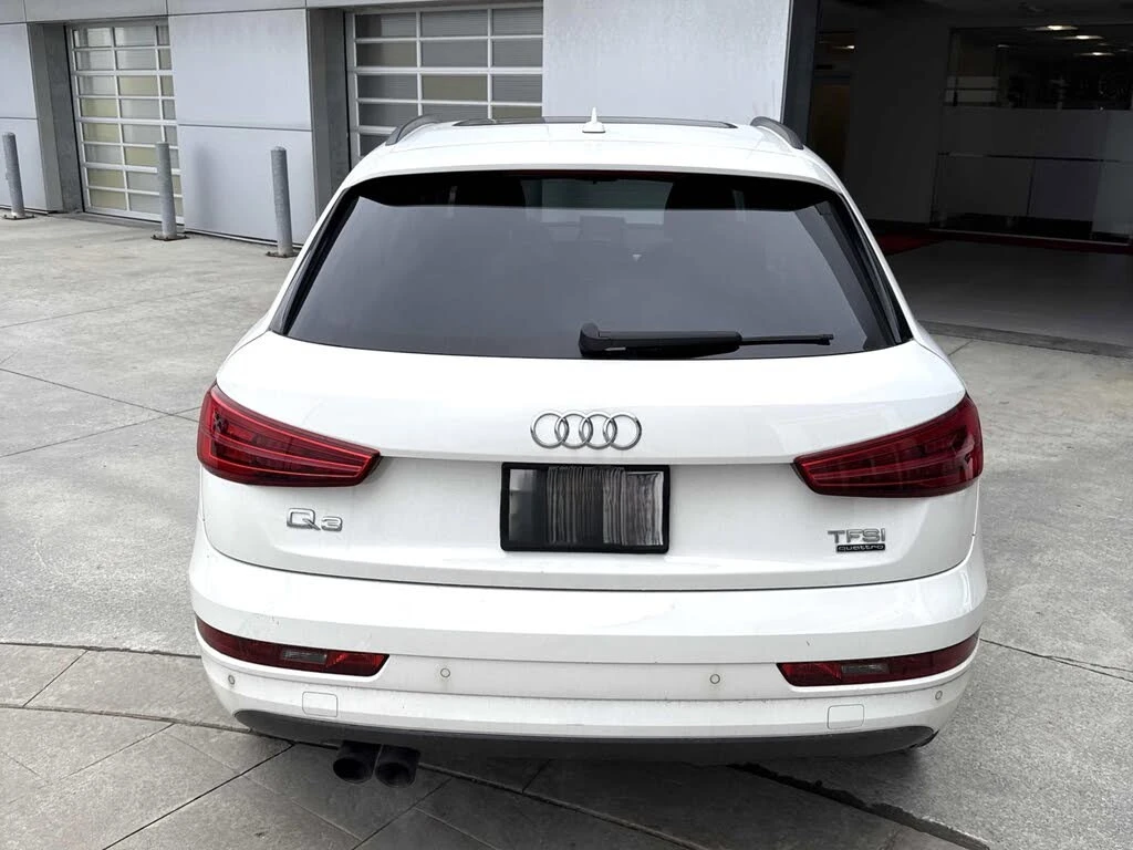 Audi Q3 2.0 TFSI quattro* АвтоКредит* (Цена до БГ) , снимка 4 - Автомобили и джипове - 54524760