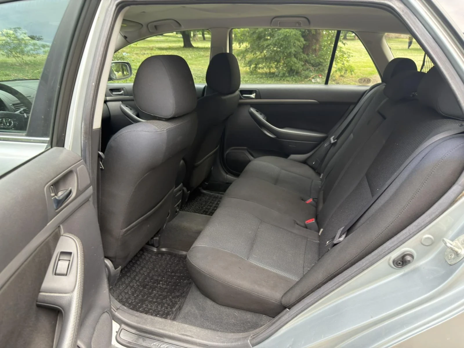 Toyota Avensis, снимка 11 - Автомобили и джипове - 54946132