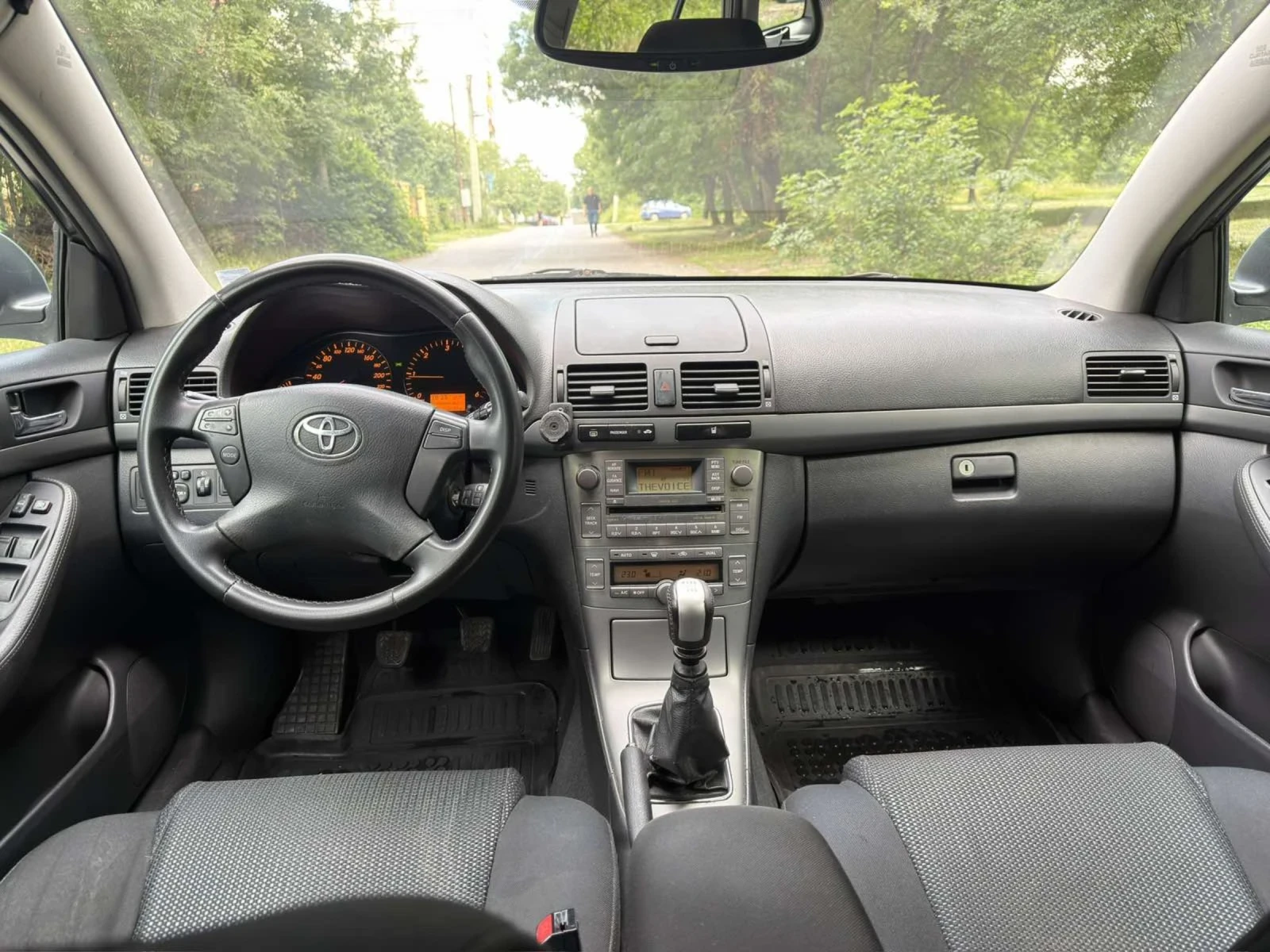 Toyota Avensis, снимка 10 - Автомобили и джипове - 54946132