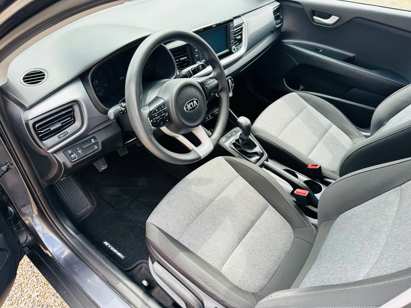 Kia Stonic 1.4i КАТО НОВА, снимка 10 - Автомобили и джипове - 54972031