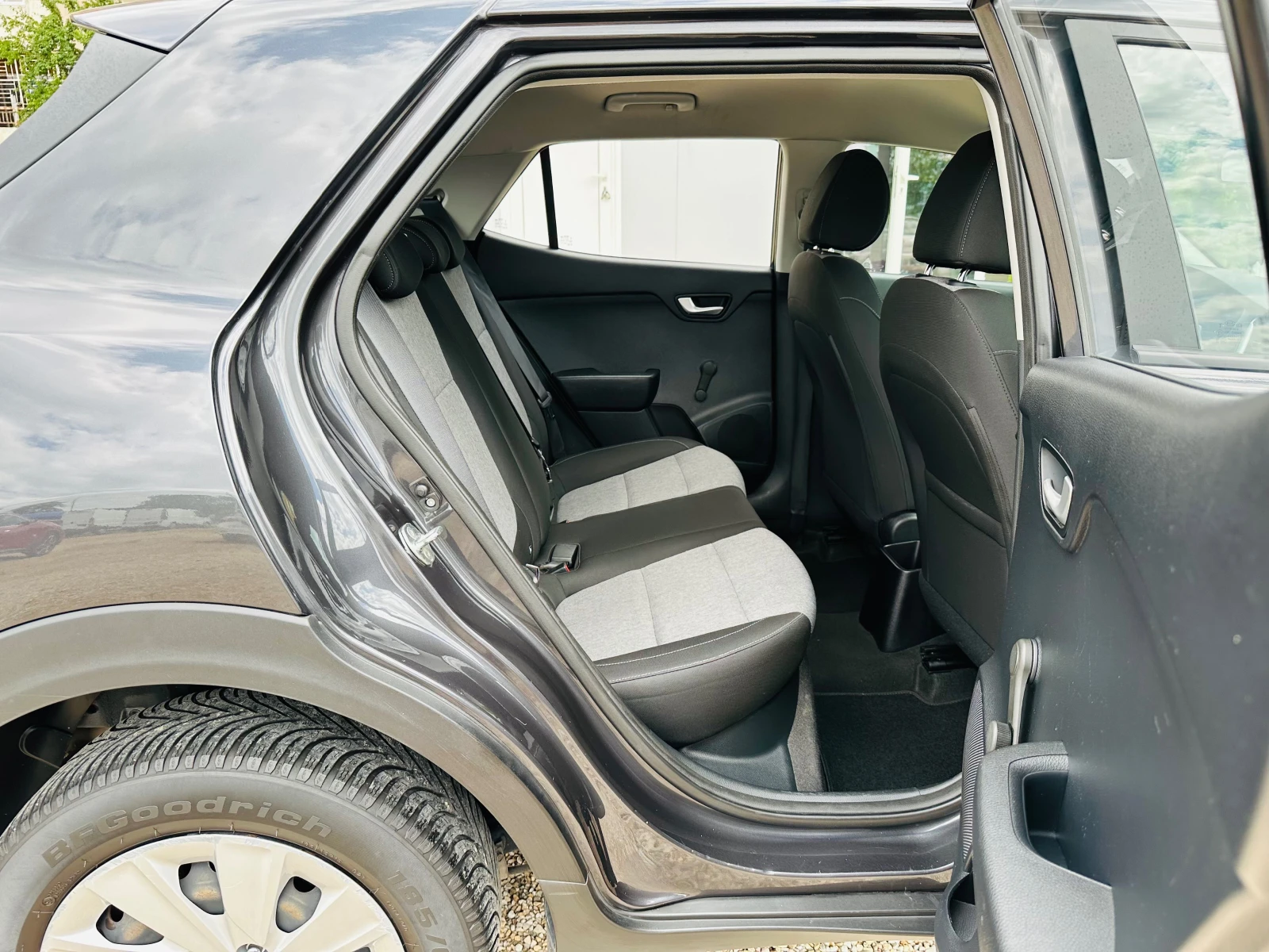 Kia Stonic 1.4i КАТО НОВА, снимка 14 - Автомобили и джипове - 54972031